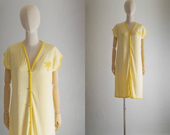 vintage short terrycloth lounge dress lightweight pale yellow robe with palm tree patch