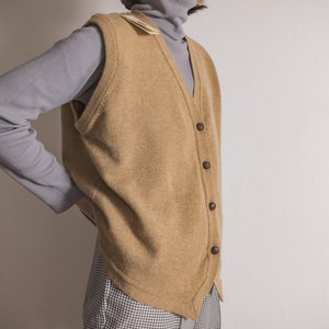 NWT lambswool cardigan vest classic men's vintage Braemar Hawick Scotland dark natural tan wool knitted waistcoat vest V-neck four button image 5