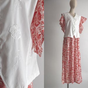 vintage boho daisy vest waistcoat top with floral embroidery front in white cotton fabric - m/l