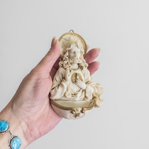 vintage Catholic holy water font stoup of Jesus Christ w/Sacred Heart Roman Catholic Church religious polyresin basin for holy water