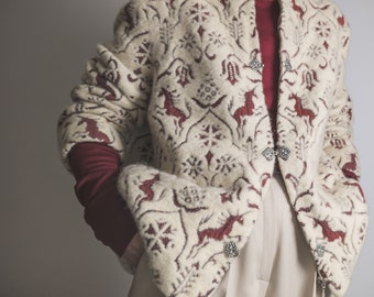 Folklore wool jacket vintage 1950s burgundy Scottish Celtic Unicorn creamy jacquard wool pewter clasp and zip short wool coat one-of-a-kind