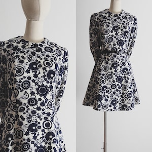 mod 60s disco twiggy shift dress, gogo mod dress women 1960s, cute 70s mod mini dress, short dress 60s, scandi party groovy day dress xs/s/m