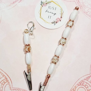 Porte-clés à clip multi-usage, accessoire de bracelet, clip pour fumeurs, baguette de perles phosphorescentes, clip pour guichet automatique/carte de crédit, assistant pour ongles longs, cadeau