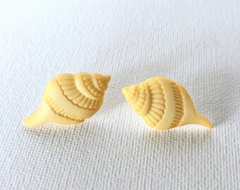 Seashell earrings, coral earrings, seashell studs, conch earrings, scallop earrings, beach earrings, minimalistic earrings, summer earrings