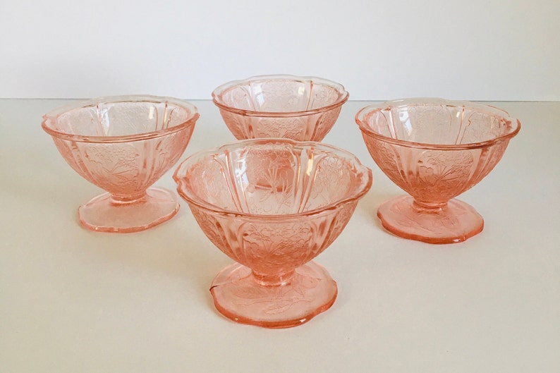 Set Of Four jeanette Glass Cherry Blossom Sherbet Dishes , Jeanette Pink Depression Sherbets , Pink depression Glass Dessert Bowls image 3