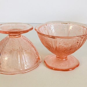 Set Of Four jeanette Glass Cherry Blossom Sherbet Dishes , Jeanette Pink Depression Sherbets , Pink depression Glass Dessert Bowls image 4