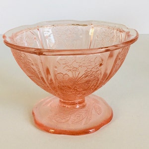 Set Of Four jeanette Glass Cherry Blossom Sherbet Dishes , Jeanette Pink Depression Sherbets , Pink depression Glass Dessert Bowls image 5