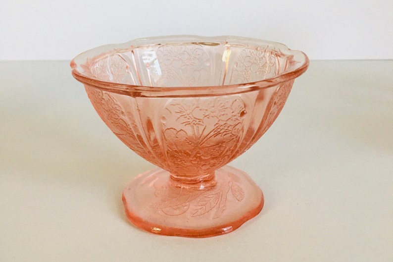 Set Of Four jeanette Glass Cherry Blossom Sherbet Dishes , Jeanette Pink Depression Sherbets , Pink depression Glass Dessert Bowls image 5