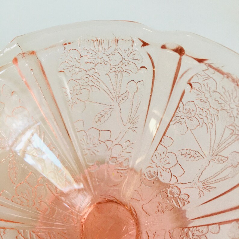 Set Of Four jeanette Glass Cherry Blossom Sherbet Dishes , Jeanette Pink Depression Sherbets , Pink depression Glass Dessert Bowls image 8