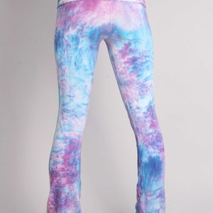 Pantalones de yoga con bayas frescas
