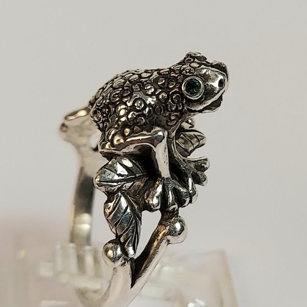 Frog Ring,Sterling Silver,Whimsical Frog