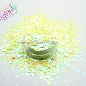 BANANAS N' CREAM - Mélange de paillettes jaunes amusantes - Paillettes en vrac pour nail art cheveux visage amusant corps verres approvisionnement artisanat approvisionnement en résine paillettes fraîches