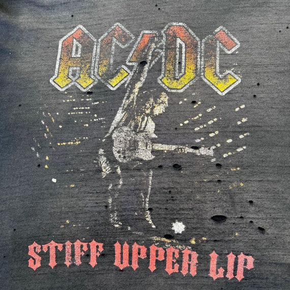 Vintage 2000 ACDC Stiff Upper Lip Tour T-Shirt - image 3