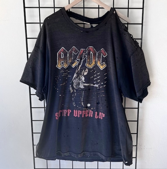 Vintage 2000 ACDC Stiff Upper Lip Tour T-Shirt - image 1