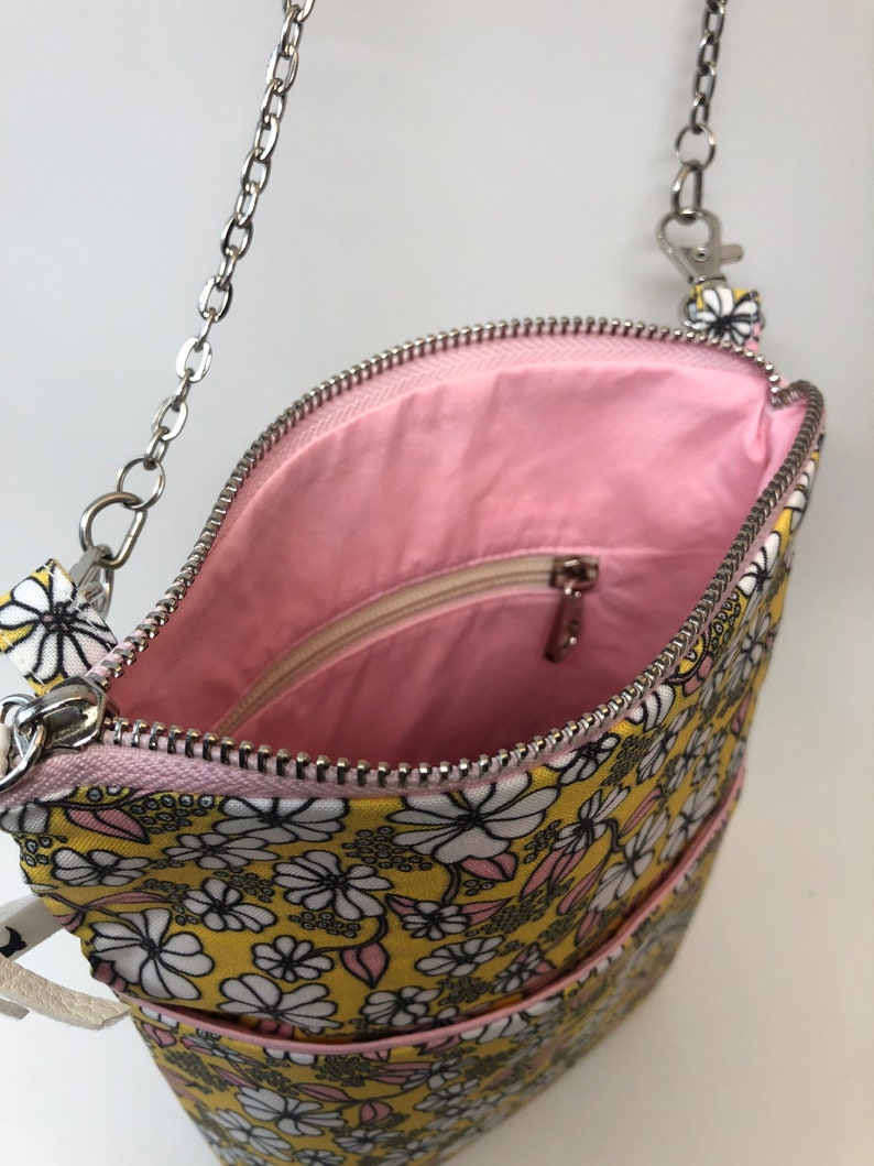 Summer Daisy Flower Crossbody Retro Boho Chain Strap Upcycled Recycled Groovy Denim Mother/'s Day Gift Girlfriend