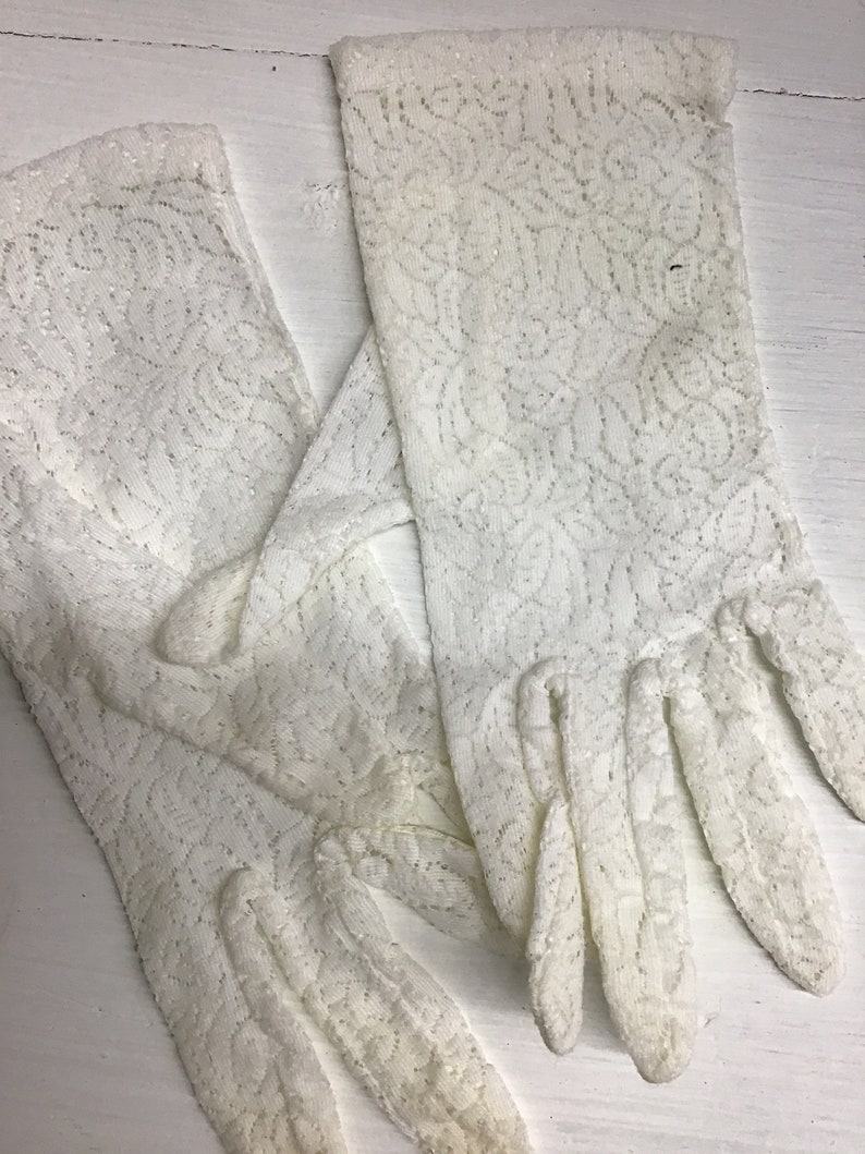 1960 lace gloves