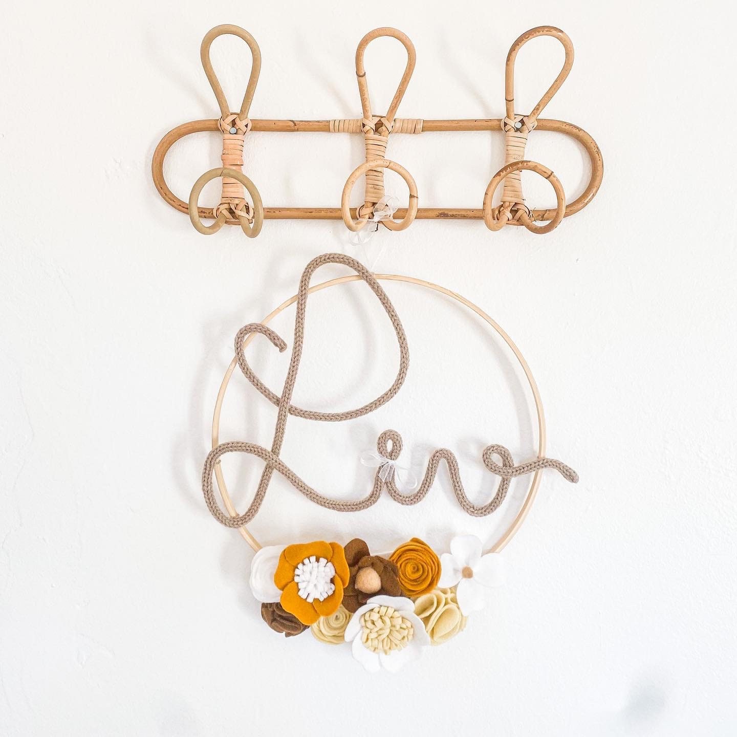 Grande Suspension Murale en Tricotin et Feutrine