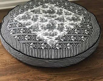 Black White toile Round Dog Bed, Farmhouse Home Decor, hygge, cottagecore pet beds, designer pet bedding