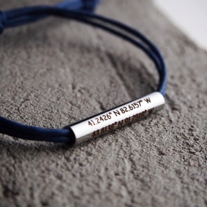 Bracelet de coordonnées, bracelet Mens Latitude Longitude Cuir Bleu Marine, Bracelet de coordonnées personnalisé, Cadeaux couples, Acier inoxydable image 2