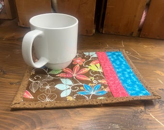 Modern Floral Mug Rug, Washable Candle Rug, Quilted Table Topper, Large Quilted Coaster, Everyday Candle Mat, Quilted Snack Mat, Gift