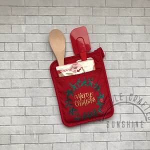 A Beautiful glittered Christmas Wreath Potholder gift set, pre wrapped for gift giving