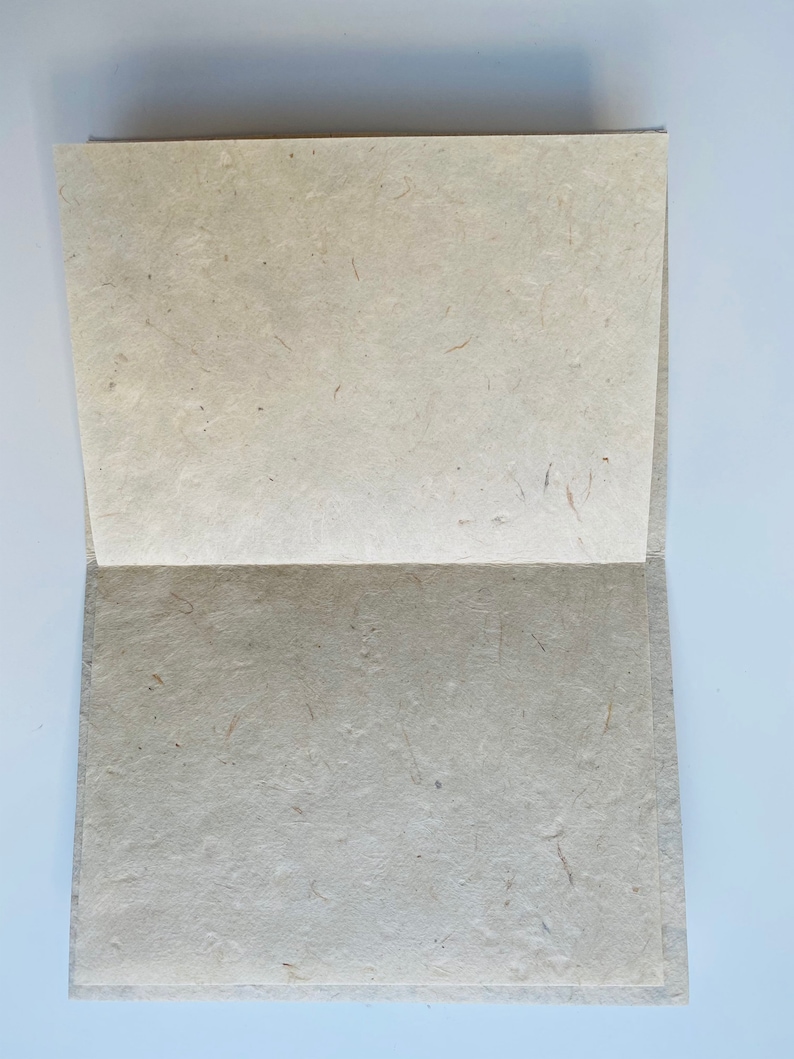 Handgjort papper med 5 kort och 5 kuvert, hantverkspapper, miljövänligt handgjort lokta-papper i Nepal, paket med 5 kort, brittisk säljare bild 6