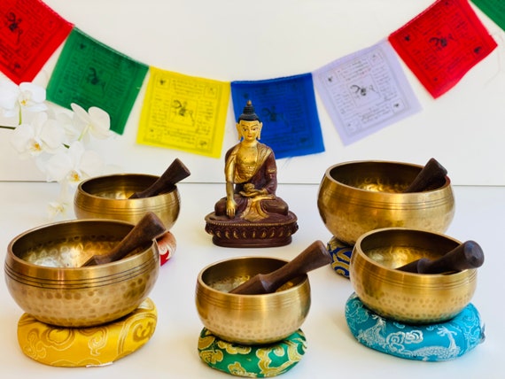 Acheter Ensemble de bols chantants tibétains avec grand bol sonore en métal  fait à la main de 20,5 cm et coussin doux