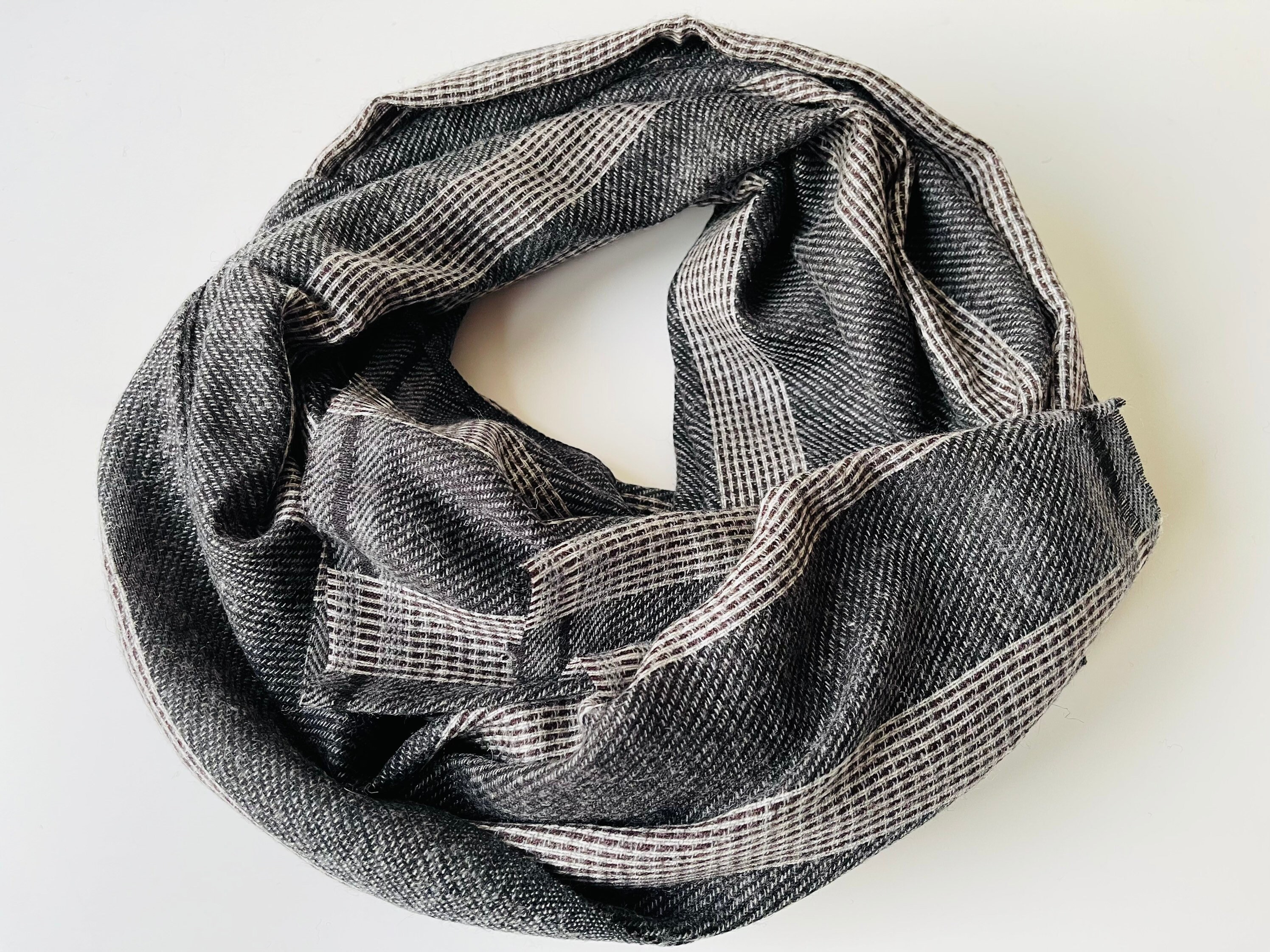 handmade stole design