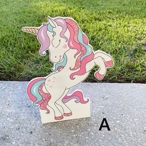 Ideas de decoración para fiestas de cumpleaños infantiles con personajes de unicornio recortados