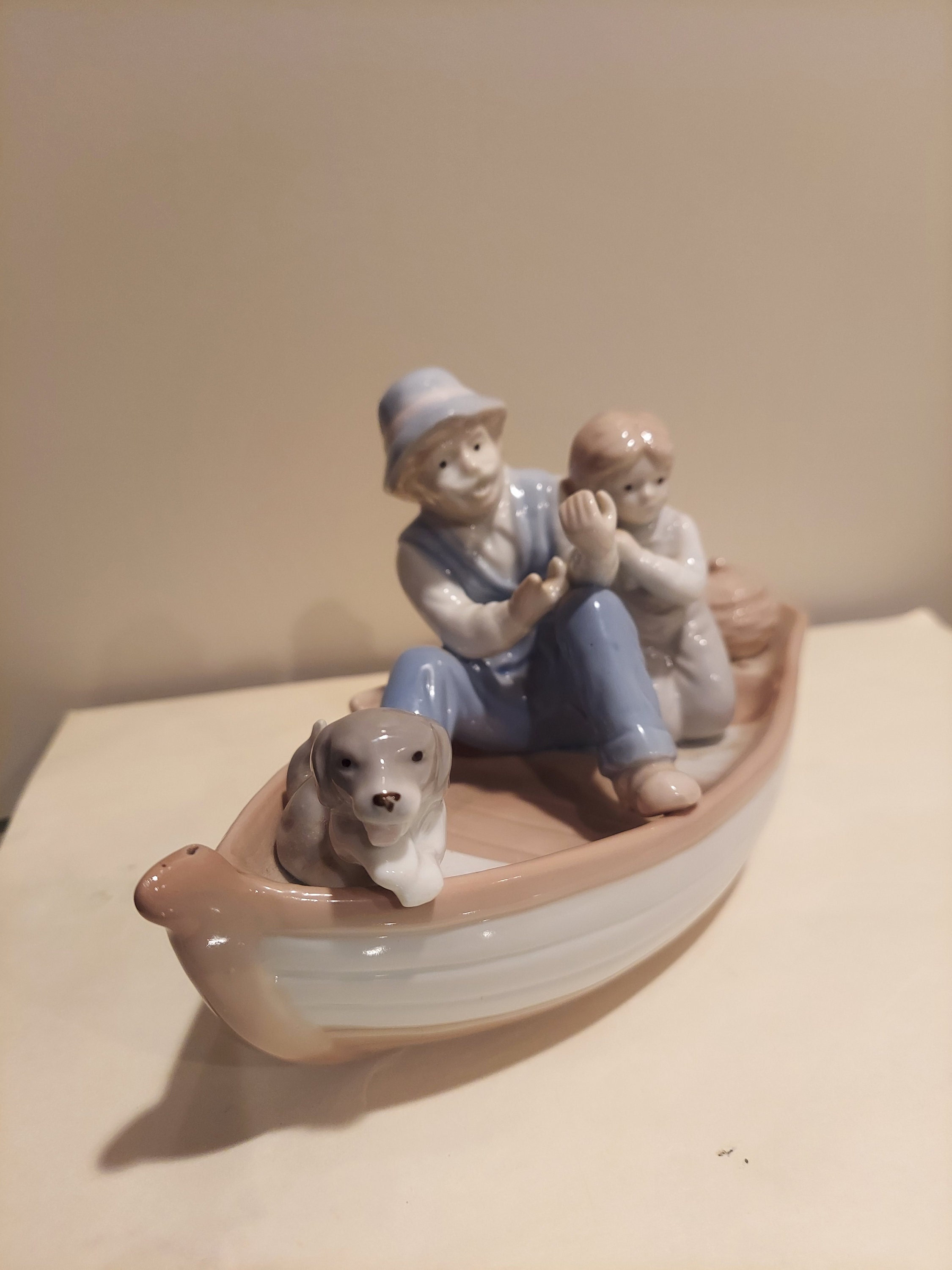 Vintage,paul Sebastian's Hand Craft Fine Porcelain, Father and Son With Dog  Fishing father's Day Figurine. No Pole 