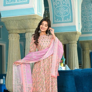 Aline Kurta | Robe royale indienne pour femmes | De Bollywood Kurti Bloc à main multi floral Kurta Kurti pour les femmes aux États-Unis Vêtements Vêtements femme Hauts et t-shirts 