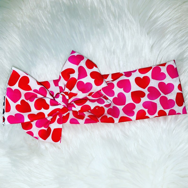 Pink and red hearts self tie wrap