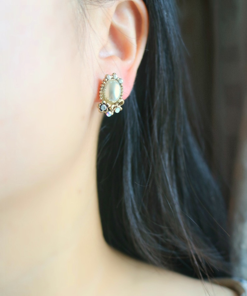invisible clip on earrings stud clip on earrings resin clip on earrings non pierced earrings Vintage pearl stud clip on earrings