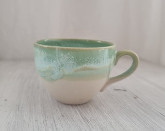 Minimalist cup, green // Handmade ceramic mug with shiny glaze // Stoneware // BurgGold