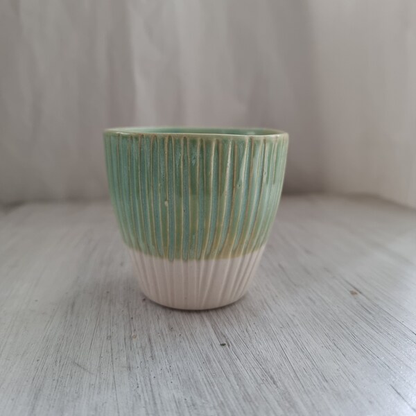 Mug, green // Handmade cup with a shiny glaze // Stoneware // BurgGold
