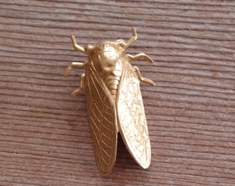 Huge Cicada Pin, Gold Brass Cicada Pin Brooch, Gold Cicada Tie Tack, Cicada Tie Pin, Cicada Lapel Pin, Cicada Accessory, Embeelish