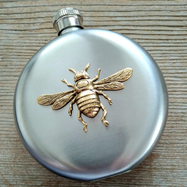 Flying Bee Flask, Huge Gold Bee, Stainless Steel Flask, 5 oz Flask, Round Flask, Liquor Flask, Groomsman Gift, Bridesmaid Gift