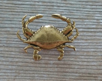 The Golden Crab Pin, Crab Jewelry, Antiqued Gold Crab Pin, Beach Jewelry, Crab Tie Tack, Crab Hat Pin, Gold Crab Lapel Pin