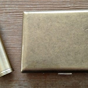 Ornate Antiqued Brass Cigarette Case, Winged Angel or Warrior Goddess and Horses Card Case, Bronze Horse Case imagem 9
