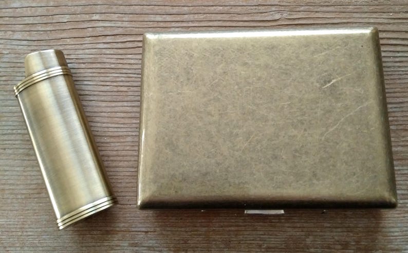 Ornate Antiqued Brass Cigarette Case, Winged Angel or Warrior Goddess and Horses Card Case, Bronze Horse Case imagem 9