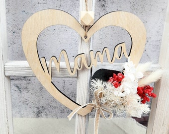 Mother’s Day heart to hang with dried flowers