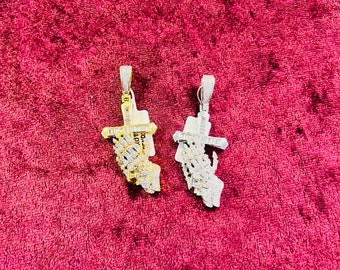 14k Gold Finish Praying hands with Cross Simulated Diamond Hip Hop Pendant w/ Rope Chain