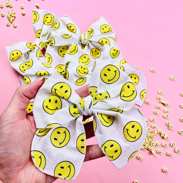 Retro Style, Smiley face, Emoji, Cara feliz, Groovy pattern, Retro bow, Fable Bow, Girl Bows, Toddler girl, Baby girl, vintage