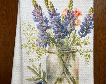 Toalla con estampado de lupinos de Texas / Regalo de Texas para ella / Decoración de cocina con lupinos / Paño de té con flores silvestres de Texas / Regalo para el hogar de estilo rústico