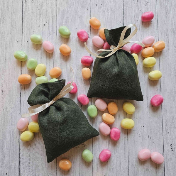 Sacs en lin vert forêt, petits sacs vides 3 x 4 pouces, sachets en lin naturel avec ruban/faveurs de douche/sac de bonbons de baptême/mini sacs-cadeaux