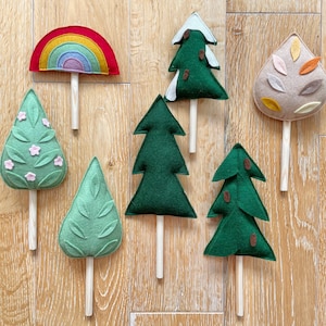 Decorazioni mix and match nel bosco per il teatro dei burattini MIMIKi
