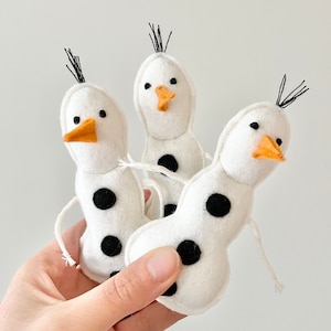 Snowman decoration puppet for Mimiki puppet theatre