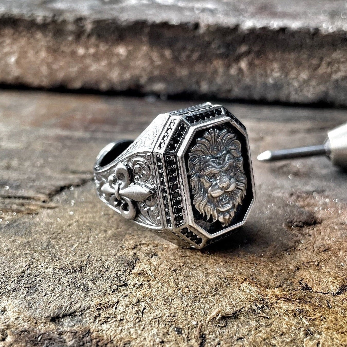 Silver Lion Men's Ring (39 grams) - 275$ ⋆ Lion jewelry store | Rings for  men, Lion ring, Rings