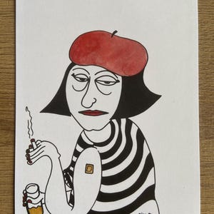 Peut inclure: Illustration d'une personne portant un béret rouge et un haut rayé noir et blanc, tenant une cigarette et un petit verre de liquide. La personne a un pansement sur le bras. L'œuvre est signée "Rica.23".