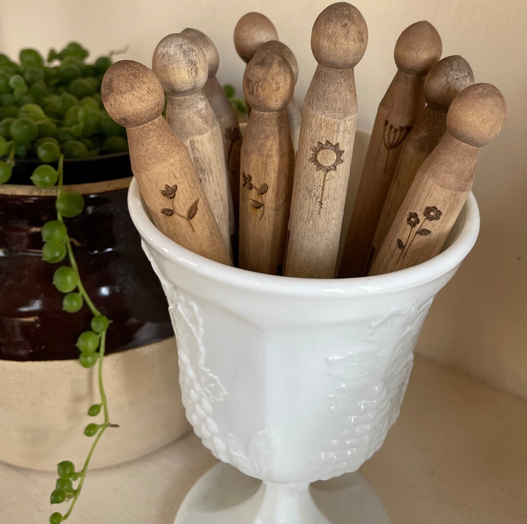 Floral Clothespins, Set of 8, Split Clothespins, Old Fashioned Wooden